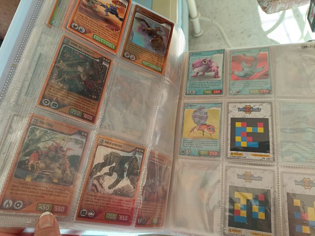 Invizimals figuras y cartas