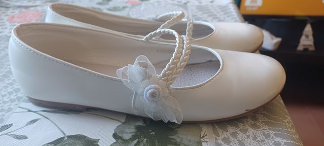 Manoletinas, merceditas,bailarinas piel. comunión