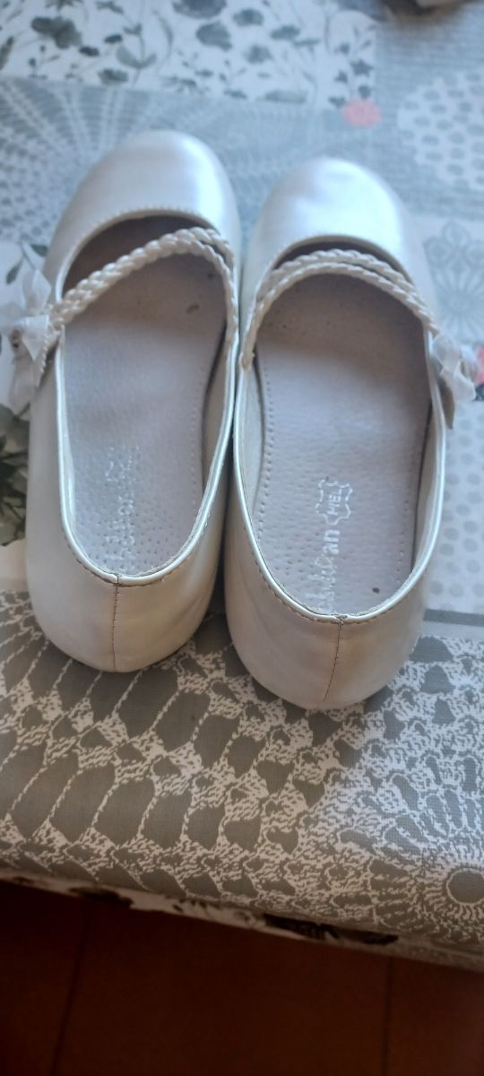 Manoletinas, merceditas,bailarinas piel. comunión