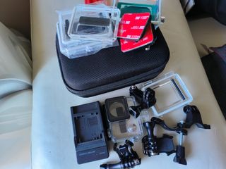 Cámara GoPro Hero3 con accessorios