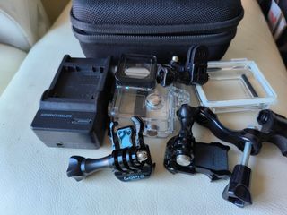 Cámara GoPro Hero3 con accessorios