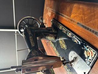 Máquina de coser antigua Wertheim