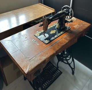 Máquina de coser antigua Wertheim