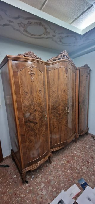 Armario madera antiguo