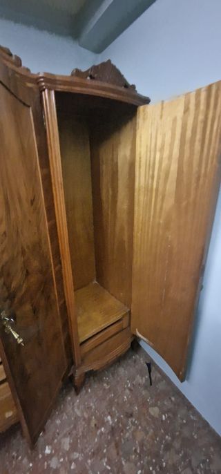 Armario madera antiguo