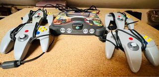 Consola NINTENDO 64 ZELDA con 4 mandos