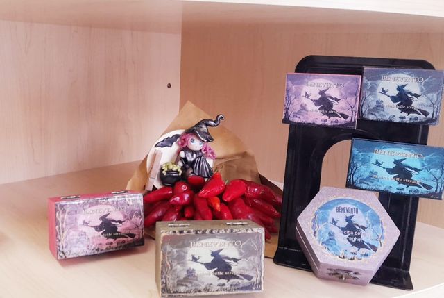 Manufatto in pasta di mais fatti interamentea mano