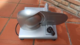 Cortadora de embutido doméstica