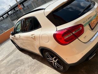 Mercedes-Benz GLA 220d 4Matic 2015