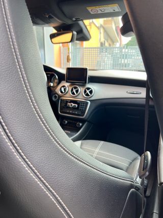 Mercedes-Benz GLA 220d 4Matic 2015