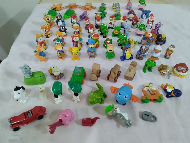 Lote figuritas de Kinder años 90.