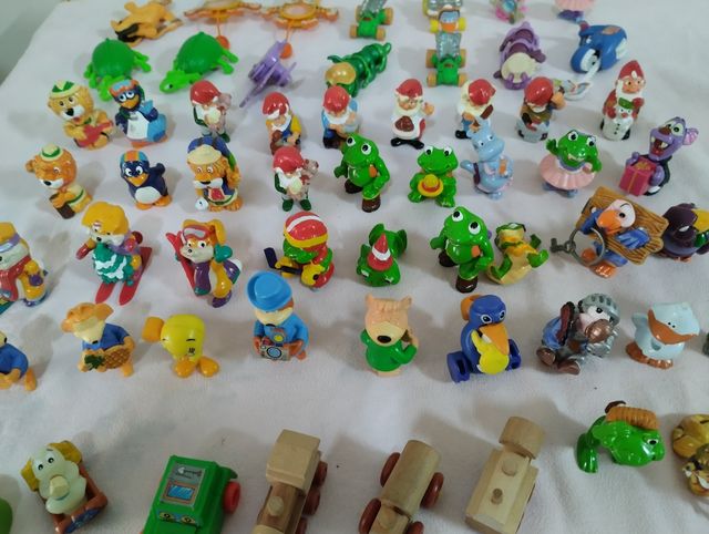 Lote figuritas de Kinder años 90.