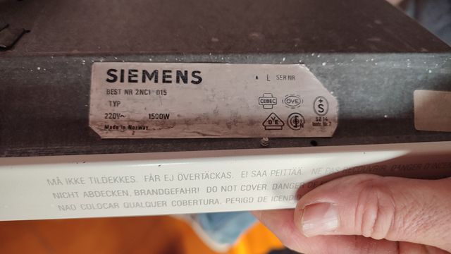 RADIATORE RISCALDATORE A PARETE