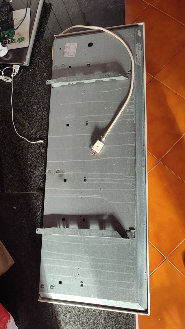 RADIATORE RISCALDATORE A PARETE