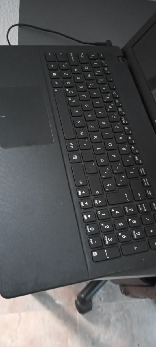 Portátil Asus i5 Pantalla 15" 8GB RAM