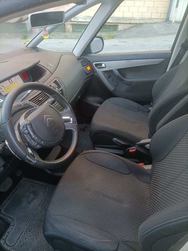 Citroen Grand C4 Picasso 2011