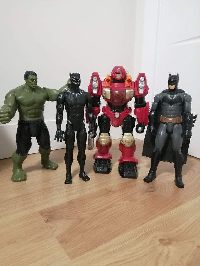 Muñecos plástico Superheroes 30 cm