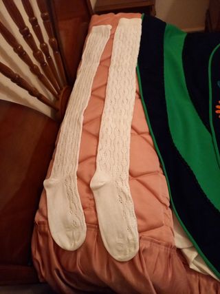 Traje regional bordado a mano