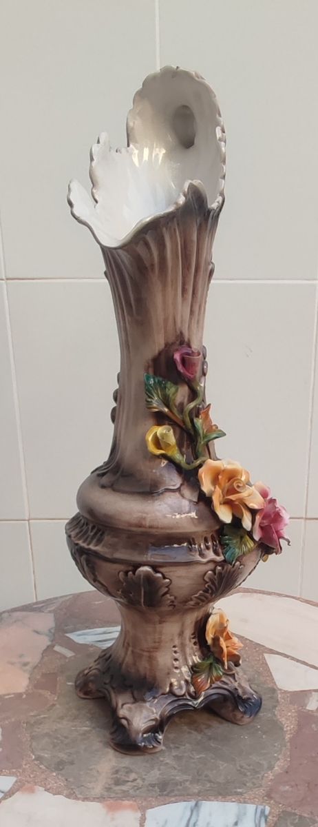 JARRÓN DE CERÁMICA CAPODIMONTE