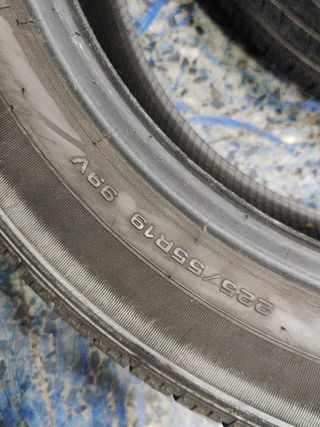 225/55R19 99V Goodyear 
