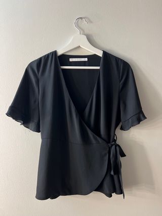 blusa negra de zara
