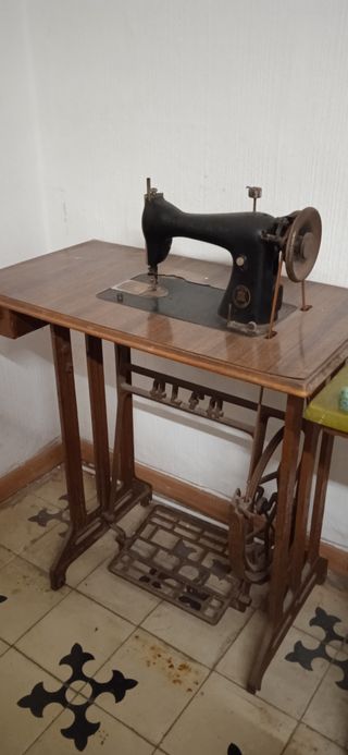 Maquina de coser antigua