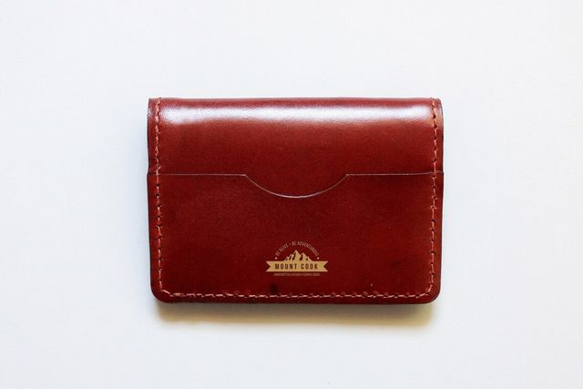 Tarjetero de cuero de vaquetilla marrón cognac