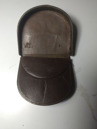 Antiguo monedero de caballero