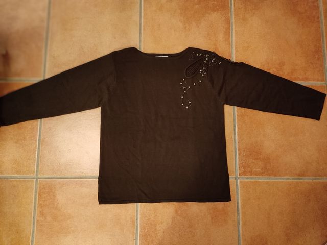 Jersey marrón con pedrería