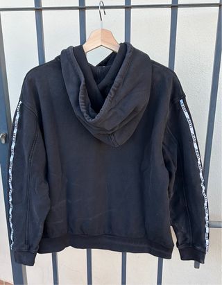 Vendo sudadera de Lavi’s para hombre