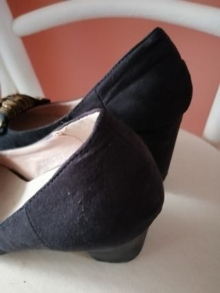 Zapatos de ante y piel. Tacón 7.5 cm. Talla 36 