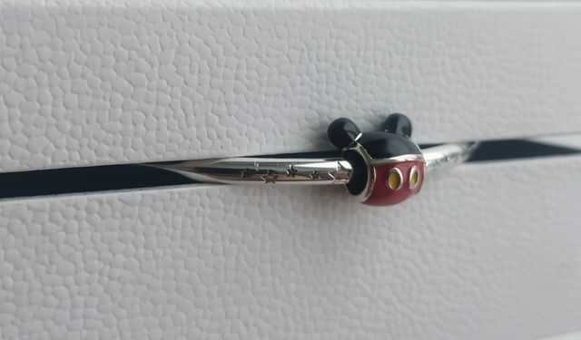 LIQUIDACIÓN Charm Mickey traje Disney 