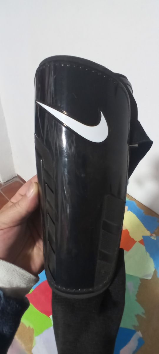 Espinilleras NIKE