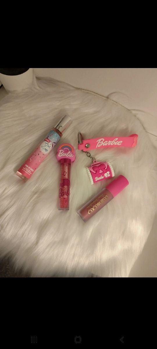 Set Barbie makeup