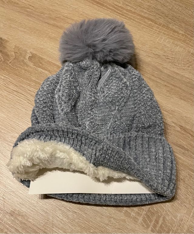 Gorros de lana con interior de pelo.