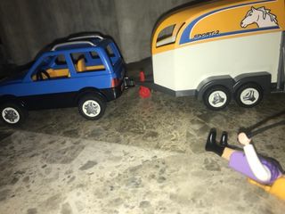 Playmobil coche caballos con remolque