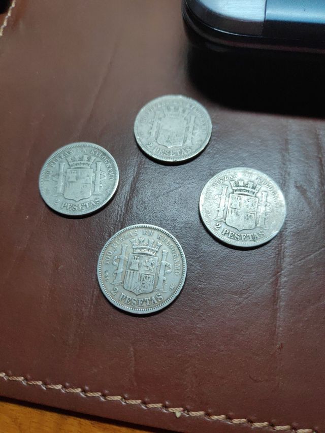 4 monedas de plata de 2 pesetas de 1870