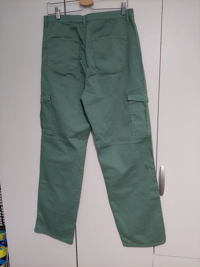 Pantalon cargo verde talla 44