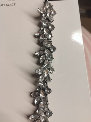 Gargantilla cristal en forma de hojas,NUEVA .