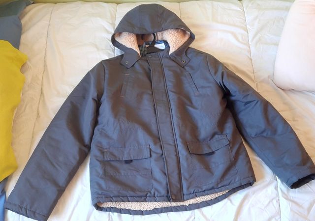 Abrigo niño talla 13/14 con capucha