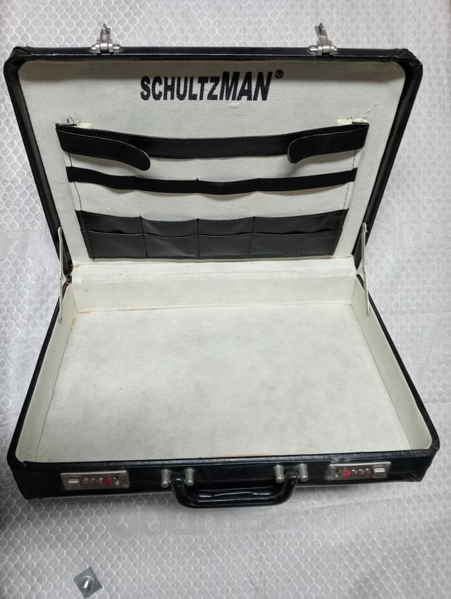 MALETIN EJECUTIVO CON CONTRASEÑA Y DEPARTAMENTOS