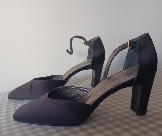 Zapatos tacón,  raso marrón