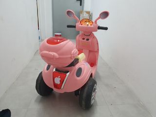 Moto batería niña