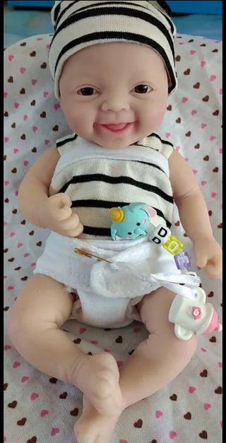 Bebe reborn silicona mini