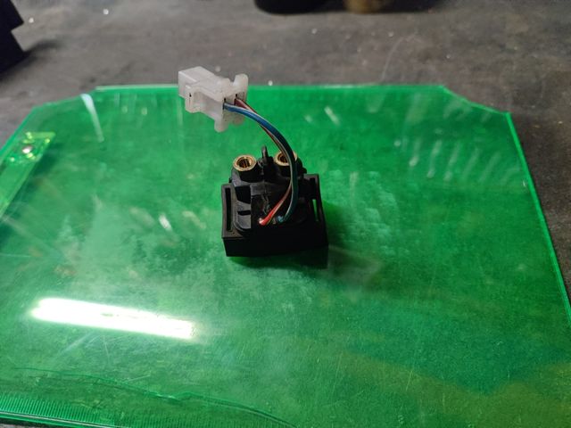 RELÉ DE ARRANQUE SUZUKI BURGMAN