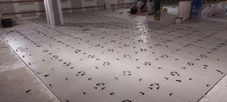 Oficial de albañil con autónomos