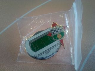 PIN RACING DE FERROL CON ESTADIO A MALATA
