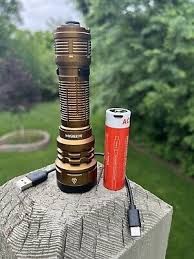 Acebeam P17 Linterna tactica 4900 lumens