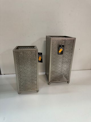 Lote de 2 portavelas metálicos plateados