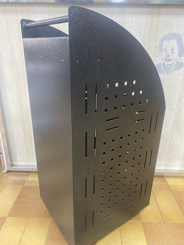 portalegna in metallo con ruote